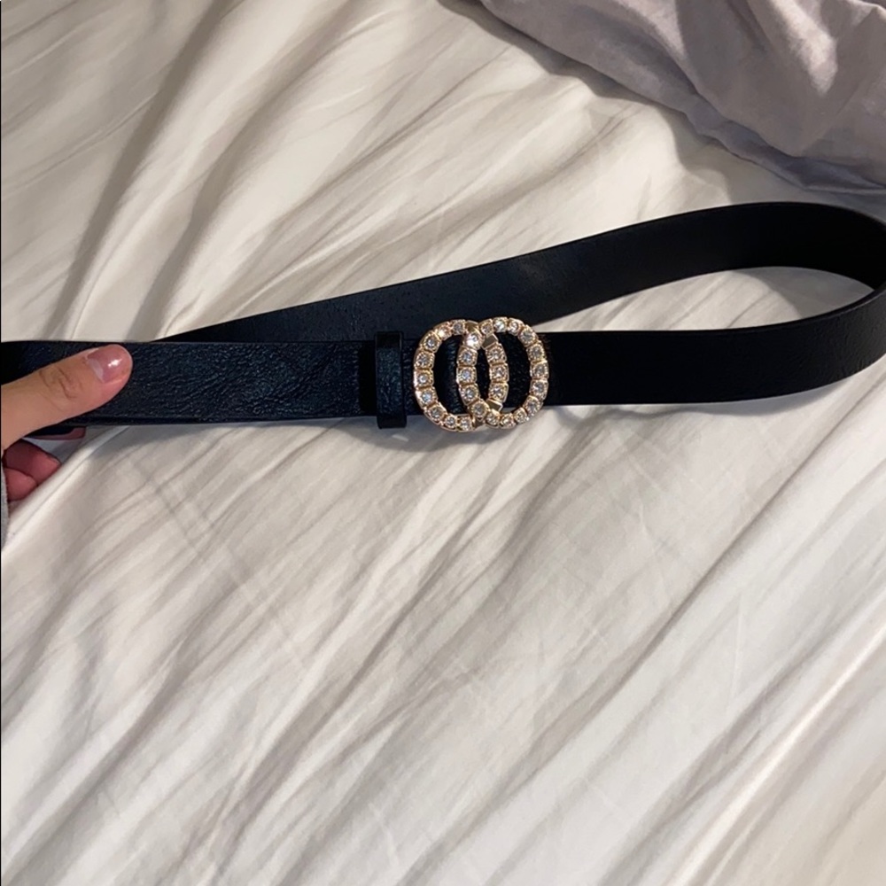 Never worn women’s belt
